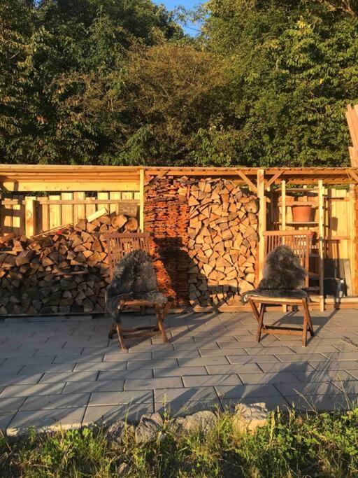 Eifelhausaufzeit-Vulkaneifel-Architekten-Chalet Mit Sauna Im Vulkankrater Immerath Buitenkant foto