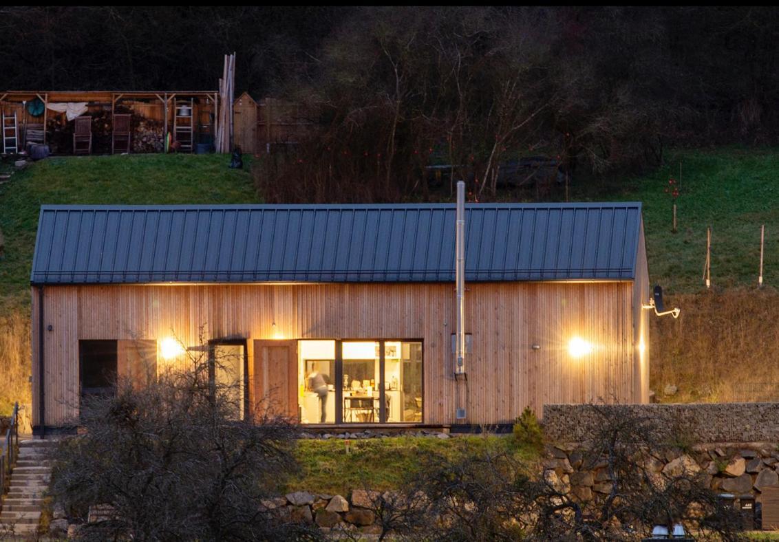 Eifelhausaufzeit-Vulkaneifel-Architekten-Chalet Mit Sauna Im Vulkankrater Immerath Buitenkant foto
