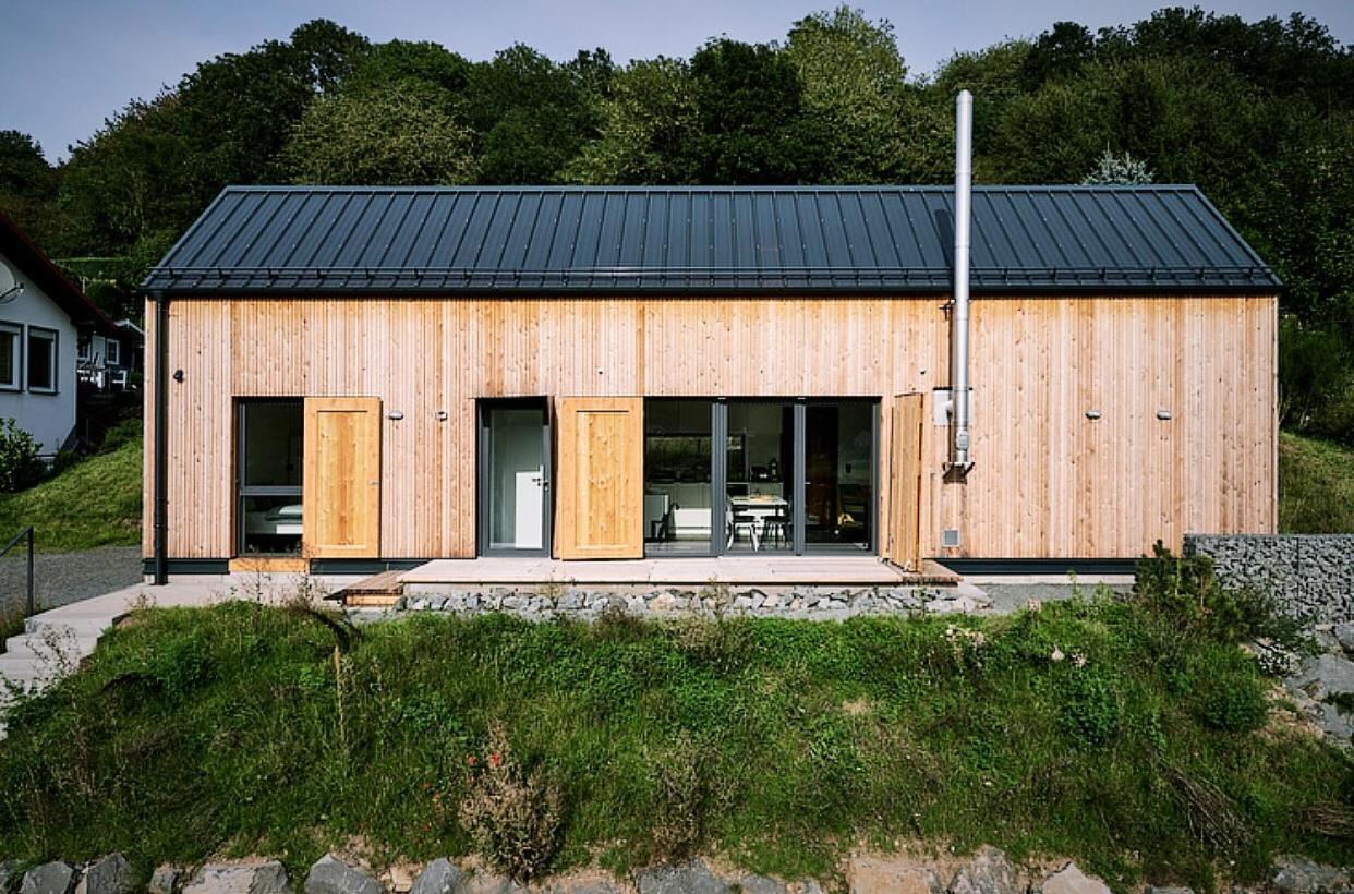 Eifelhausaufzeit-Vulkaneifel-Architekten-Chalet Mit Sauna Im Vulkankrater Immerath Buitenkant foto