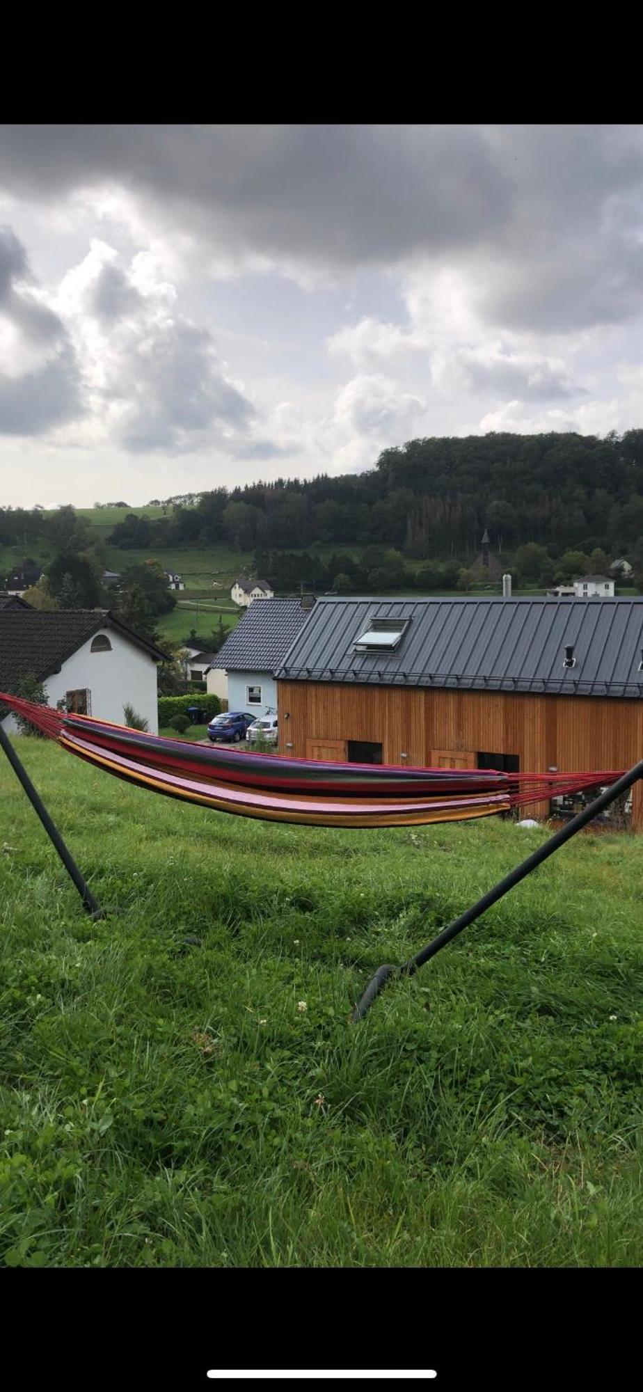 Eifelhausaufzeit-Vulkaneifel-Architekten-Chalet Mit Sauna Im Vulkankrater Immerath Buitenkant foto